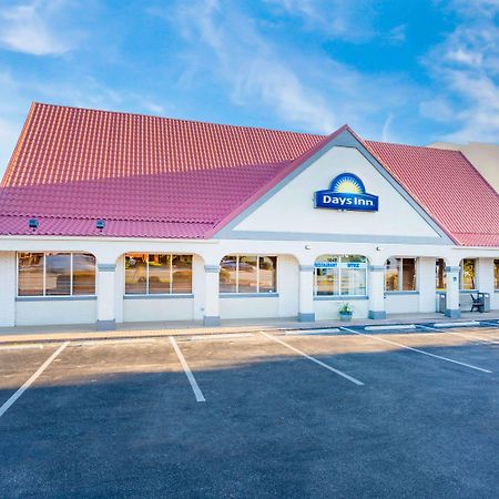 Days Inn By Wyndham Wilmington / University Экстерьер фото