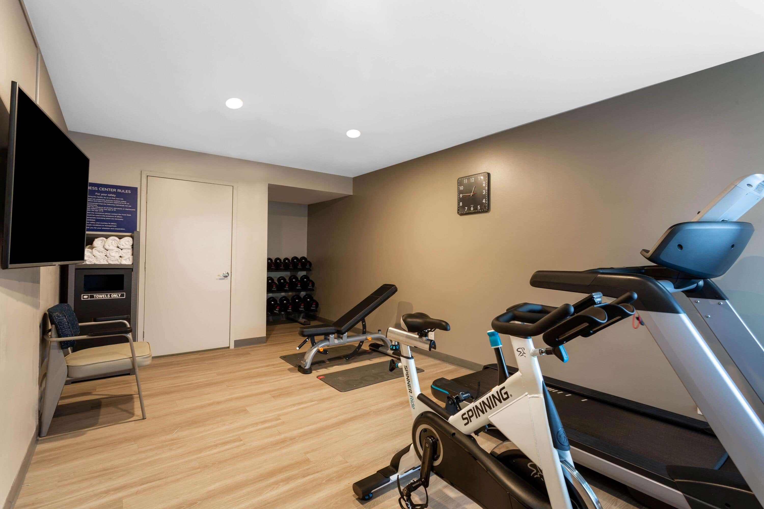 Days Inn By Wyndham Wilmington / University Экстерьер фото